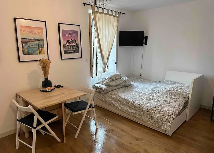 Guerande, Entier Intra-muros 公寓